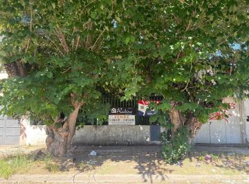 Casa · 530m² · 3 Ambientes · 1 Cochera · Venta Casa con Pileta