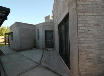 Casa · 130m² · 5 Ambientes · 1 Cochera · Vendo Casa