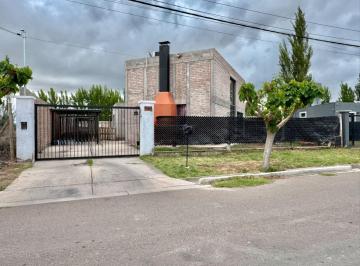 Casa · 130m² · 5 Ambientes · 1 Cochera · Casa en Venta Los Corralitos, Guaymallen, 3 Dorm., Parque, Cochera