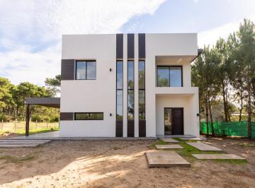 Casa de 4 ambientes, Pinamar · Casa 4 Ambientes a Estrenar, Pinamar Chapearouge y Sílfides Náyades