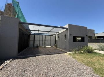 Casa · 120m² · 7 Ambientes · 2 Cocheras · Terrada 5375