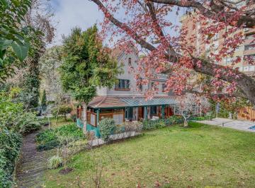 Casa · 416m² · 8 Ambientes · 2 Cocheras · Casa en Alquiler con Jardin en Olivos, Vicente Lopez