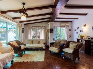 Casa · 215m² · 3 Dormitorios · 1 Cochera · Casa en Fisherton