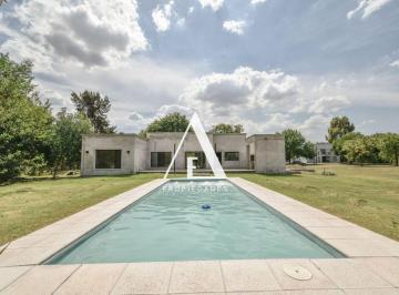 Casa de 4 ambientes, Presidente Perón · Casa 4 Ambientes con Piscina a Terminar en Lote de 2437 m² - Parque Las Naciones, Guernica