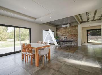 Casa de 4 ambientes, Presidente Perón · Casa 4 Ambientes con Piscina a Terminar en Lote de 2437 m² - Parque Las Naciones, Guernica