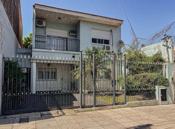 Casa · 100m² · 4 Ambientes · 1 Cochera · Venta Casa Lote Propio 8,66x35 en Villa Madero con Pileta