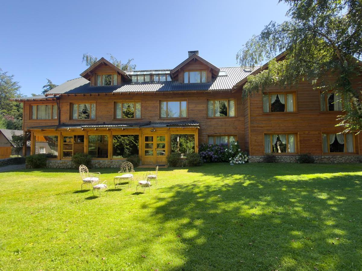 Venta - Hostería en Pleno Centro de Villa La Angostura – 14 Hab. – Lote 2.500 m² – FOT 90%,  Villa La Angostura, Neuquén