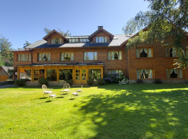 Hotel · 2500m² · 18 Ambientes