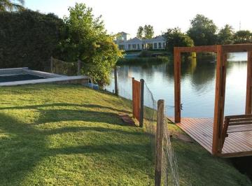 Casa · 230m² · 5 Ambientes · 1 Cochera · Casa en Venta en Barrancas del Lago, Nordelta, Tigre
