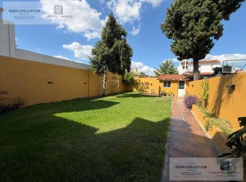 Casa · 228m² · 5 Ambientes · 3 Cocheras · Venta Casa 4amb Garage Jardin Barrio Pileta