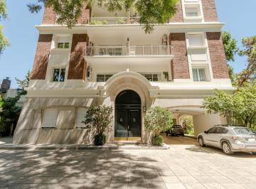 Departamento · 211m² · 4 Ambientes · 2 Cocheras · Departamento en Venta con Vista Al Río, Dos Cocheras y Baulera Doble en El Edificio Lanusse.
