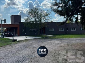 Casa · 300m² · 4 Ambientes · 6 Cocheras · Alquiler Casa 4 Amb con Piscina - Barrio Fincas de San Vicente Sporting