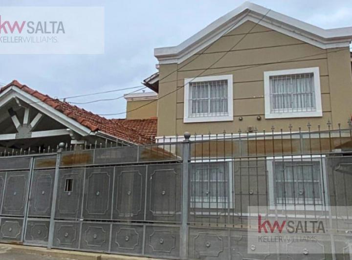 Casa · 353m² · 4 Ambientes · 1 Cochera