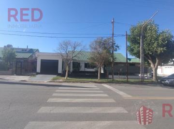Casa · 152m² · 5 Ambientes · 3 Cocheras · Vende Casa 3 Dorm. con Patio en Neuquén