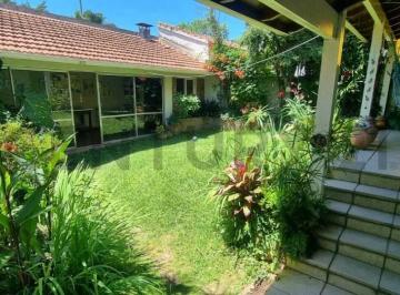 Casa · 258m² · 4 Ambientes · 1 Cochera · Venta Casa 4 Ambientes 318 m² Lote Propio con Jardín y Garage en Quilmes