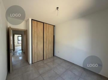 Casa · 60m² · 6 Ambientes · 1 Cochera · Duplex de 2 Dorm. con Cochera a Estrenar!
