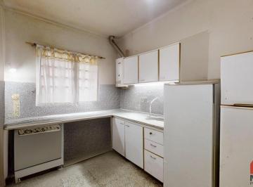 Casa · 140m² · 4 Ambientes · 1 Cochera · Casa en Venta de 4 Ambientes con Pileta y Jardín - Olivos