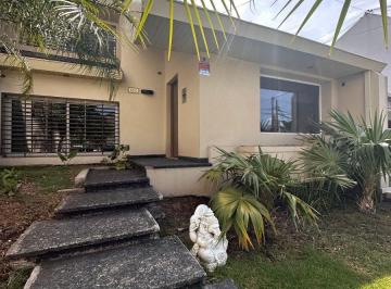 Casa de 7 ambientes, La Matanza · Chalet 7 Amb. Sobre 2 Lotes - Rondeau 1200 - Ramos Mejia