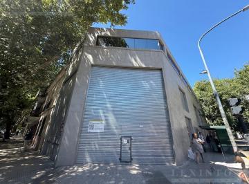 Local comercial · 600m² · Tira Comercial Sobre Av Avellaneda - 600 m en Ochava - Flores - Floresta - Alquiler