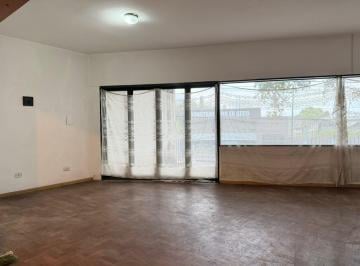 Casa · 150m² · 7 Ambientes · 1 Cochera · Casa Planta Alta un Dorm. / Peron 5200