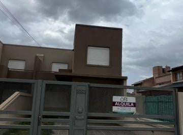 Casa · 170m² · 3 Dormitorios · 2 Cocheras · Casa