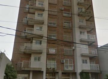 Departamento de 2 ambientes, Quilmes · Departamento 2 Ambientes con Cochera | 9° Piso | Balcón y Excelente Vista