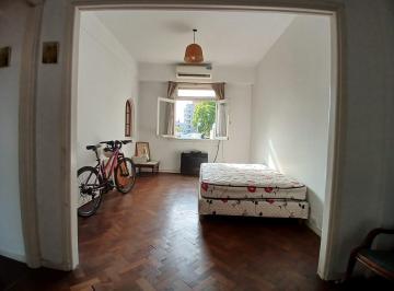 Departamento · 57m² · 3 Ambientes · Excelente Depto de 3 Amb en Edificio Antiguo en Muy Buen Estado!