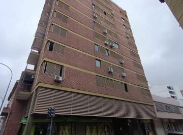 Departamento de 2 ambientes, Córdoba · 1 Dormitorio Frente – a 1 Cuadra de Plaza Colón | Apto Profesional
