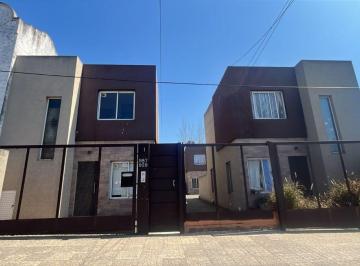 Casa Alquiler 120m² de 3 ambientes · Hermoso Duplex de 3 Amb, con Espacio Cocheta y Patio