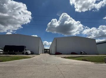 Bodega-Galpón · 6600m² · 2 Ambientes · 10 Cocheras · Alquiler de Nave Logística de 12.000 m² en Moreno