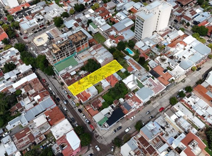 Terreno · 602m²