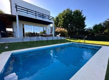 Casa · 250m² · 5 Ambientes · 2 Cocheras · Casa 5 Ambientes en Venta Costa Esmeralda Golf I