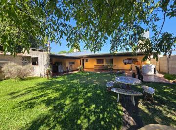 Casa · 180m² · 5 Ambientes · 4 Cocheras · Casa en Venta Libertad
