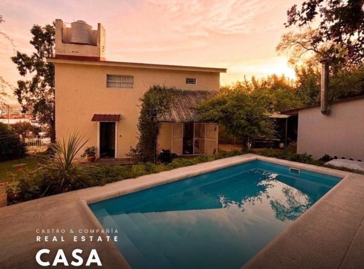 Casa · 200m² · 6 Ambientes · 1 Cochera