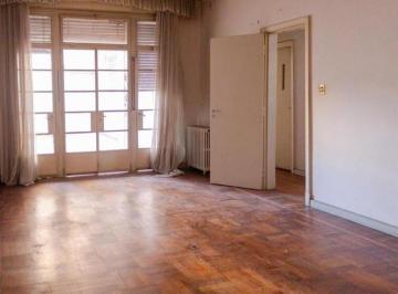 Departamento · 151m² · 4 Ambientes · Departamento de 2 Dorm. y Comodin con Patio Exclusivo - Cordoba 1727 Piso 1