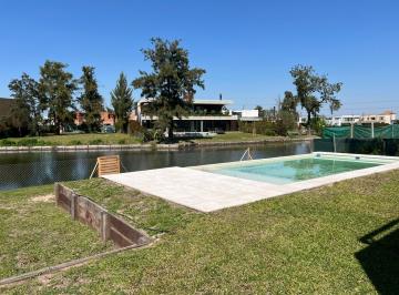 Casa · 270m² · 6 Ambientes · 2 Cocheras · Casa en Venta a Estrenar a La Laguna con Pileta en Laguna Grande, Villanueva