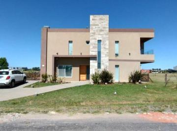 Casa de 6 ambientes, San Vicente · Oportunidad – Casa 6 Ambientes con Piscina + Lote Lindero – Tiempos de Canning