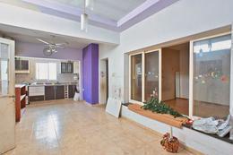 Casa · 256m² · 4 Ambientes · 2 Cocheras · Casa en Fuhr 1267, Azcuénaga