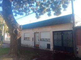 Casa · 137m² · 5 Ambientes · 1 Cochera · Casa en Arévalo 7030, Belgrano