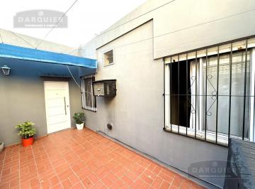 Casa · 48m² · 2 Ambientes · 1 Cochera · Casa en PH con Cochera