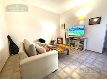 Casa · 48m² · 2 Ambientes · 1 Cochera · Casa en PH con Cochera