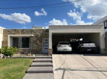 Casa · 190m² · 6 Ambientes · 2 Cocheras · Casa en Venta en Barrio Privado Villa Michelo – Amplia, Moderna y Funcional