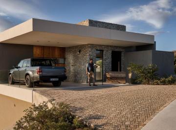 Casa · 334m² · 6 Ambientes · 2 Cocheras · Increible Casa en La Deseada - 3 Dorm.