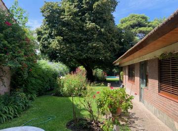 Casa de 8 ambientes, San Isidro · Entre Los Jardines del “barrio Aleman” de Martínez