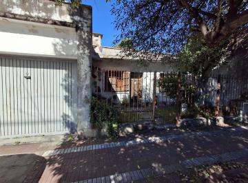 Casa · 226m² · 3 Ambientes · 1 Cochera · Casa