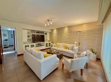 PH · 163m² · 4 Ambientes · 1 Cochera · PH Reciclado 4 Ambientes– Villa Primera