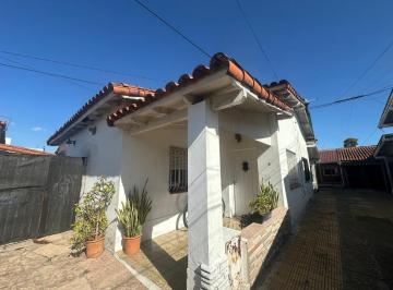 Casa · 118m² · 4 Ambientes · 2 Cocheras · Casa en Venta 4 Ambientes Castelar Norte Apta Credito