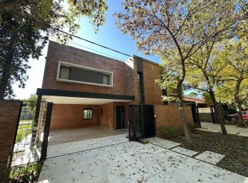 Casa · 174m² · 4 Ambientes · 2 Cocheras · Venta Casa 3 Dorm. en Fisherton - a Estrenar