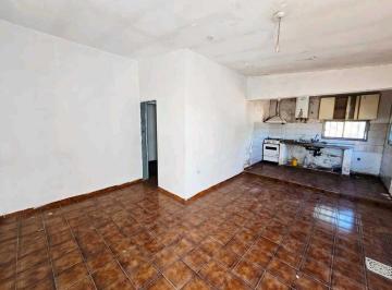 Casa · 118m² · 4 Dormitorios · 2 Cocheras · Oportunidad Inversión – B° Sol y Ríodos Departamentos a Refaccionar |