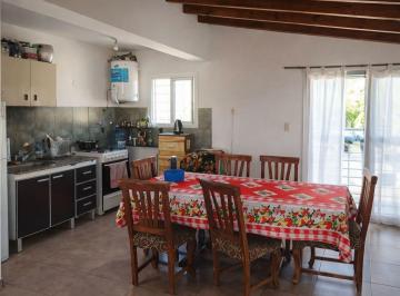 Casa · 63m² · 2 Dormitorios · 1 Cochera · Casa PH 2 Dorm. en Villa Santas Cruz del Lago